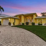 Stunning River View, Heated Pool & Spa - Million Dollar View - Roelens