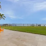 Stunning River View, Heated Pool & Spa - Million Dollar View - Roelens
