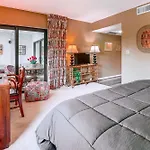Condo With Patio And Resort Amenities In Fort Pierce!