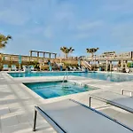 Beachside One 4073