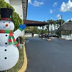 Belmont Inn & Suites