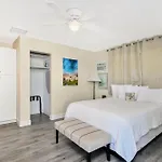 Latitude 26 Waterfront Boutique Resort - Fort Myers Beach