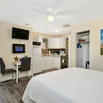 Latitude 26 Waterfront Boutique Resort - Fort Myers Beach