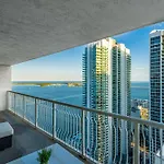 Beautiful 1 Bedroom Overlooking The Ocean And Downtown Brickell
