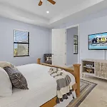 Brand New & Luxurious, Sunsets, Heated Pool & Spa - Villa Palm Breeze - Roelens