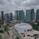 Bayside Breeze - Luxury Downtown Condo