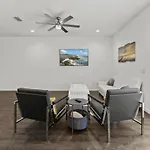 Palm Oasis- Pinellas Park Townhouse 2/2 W/Garage
