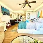 Luxury Beachfront Studio - Private Balcony With Ocean View - Heated Pool - Hot Tub - Tiki Bar - Sauna