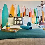 Luxury Beachfront Studio - Private Balcony With Ocean View - Heated Pool - Hot Tub - Tiki Bar - Sauna