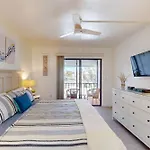 Runaway Bay Condos