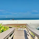 Beach Club 216