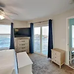 Amazing Home In Navarre Beach With Outdoor Swimming Pool And 3 Bedrooms