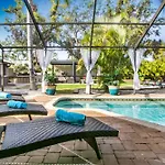 Luxury Zen Den With Heated Pool Just Off Siesta Key