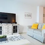 1 Spring Promo - Sunny Isles Seaview Condo, Walk To Beach, Amazing Amenities