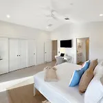 At The Sandbar - Oceanfront, Htd Pool, Dock, Gameroom