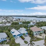 Close To Beach, Secluded Pier With Partial Bay Views - Blue Bayou B - Roelens