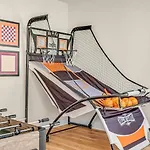 New Pool Gameroom 4 Bdr Lake Access