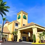La Quinta By Wyndham Orlando Universal Area - Free Shuttle To Universal
