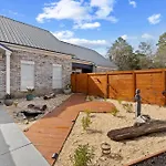 Relaxing Retreat Pool, Spa, Art Studio, Breakfast