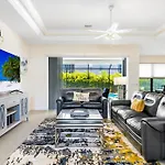 Winter Specials! Built In 2020! Modern Electric-Heated Pool Home With Bikes - Villa Alexandria