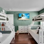 Modern Home - 3K Sqft - 5Br & 11 Beds - Brand New Hot Tub - 6 Miles To Ami Beaches