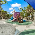 Beach Club At Siesta Key Poolside D