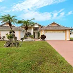 New Listing! Electric-Heated Pool Home On Canal - Villa Dolly