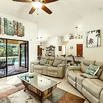 Private Oasis! Electric-Heated Pool Home - Perfect For Families! - Villa Barbossa