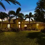 Private Oasis! Electric-Heated Pool Home - Perfect For Families! - Villa Barbossa