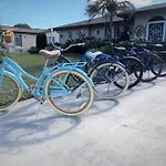 Beautifully Remodeled Electric-Heated Pool Home With Bikes - Perfect For Families! - Villa Skyy
