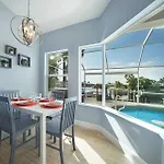 Remodeled Electric-Heated Pool Home On Gulf-Access Canal With Bikes - Villa Liza