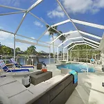 Remodeled Electric-Heated Pool Home On Gulf-Access Canal With Bikes - Villa Liza