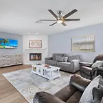 Electric-Heated Pool Home With 2 Living Areas, Bikes! - Villa Florence