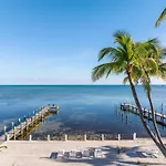 Pines & Palms Resort