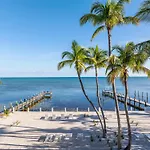 Pines & Palms Resort