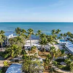 Pines & Palms Resort