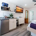 Siesta Key Beach Resort and Suites, Tiki & Pool