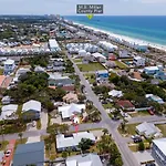 13900 Millcole Ave - Beachy Bungalow - Sleeps 10
