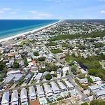 221 Sands Street - 4 Bedroom With Private Pool
