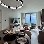 Picturesque Beachfront Condo - Lovely 2Bd And 2Ba Apt With Direct Ocean View