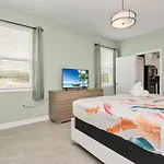 Brand New Storey Lake 8Br Villa With Lake View