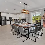 Brand New Storey Lake 8Br Villa With Lake View
