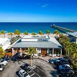 Spaces Sunny Oasis 4Br Retreat With 2 King Beds, Amazing Pool, Near South Florida Beaches
