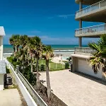 Oceanside Village Townhouse No Drive New Smyrna Beach, Private Ground Floor Patio W Grill