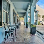 Beachside Inn