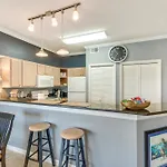 Destin Condo With Community Pools And Beach Access!