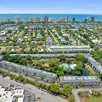 Park Shore Resort By Mike Z Rentals (Adults Only)