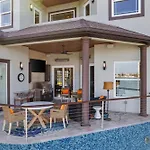 Luxury Waterfront 4Br Private Heated Pool Hot Tub