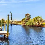 Gulf Access With Boat Slip, Heated Saltwater Pool, Dog-Friendly-Bacino Vista #305 - Roelens