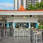 City View With Balcony On The Beach